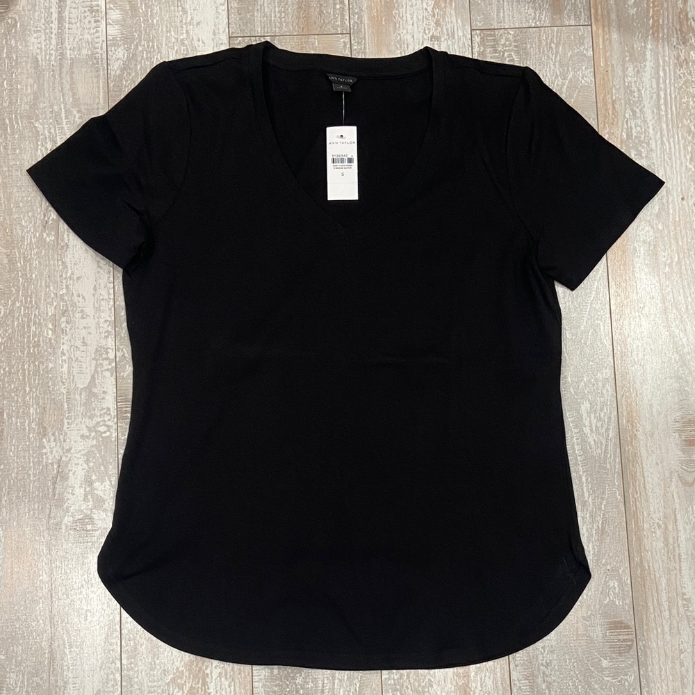 NWT Ann Taylor Black Short Sleeve Tee
